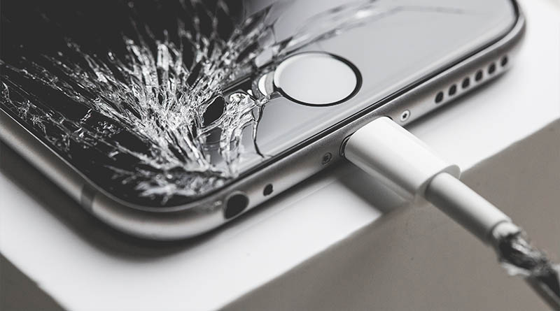 skrin iPhone pecah
