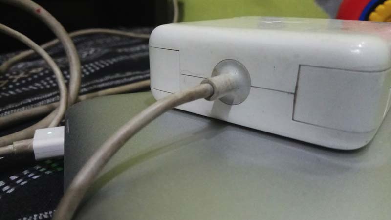 MBP 13 Charger 60W